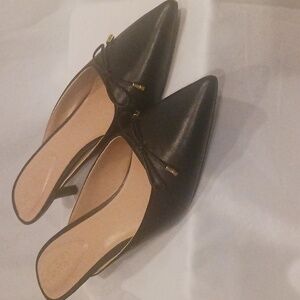 Black,sleek,open back, mule, sexy, pointy toe heels, 8.5, bow